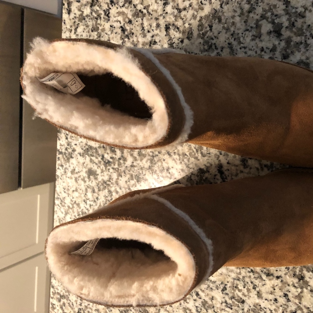 UGG BOOTS